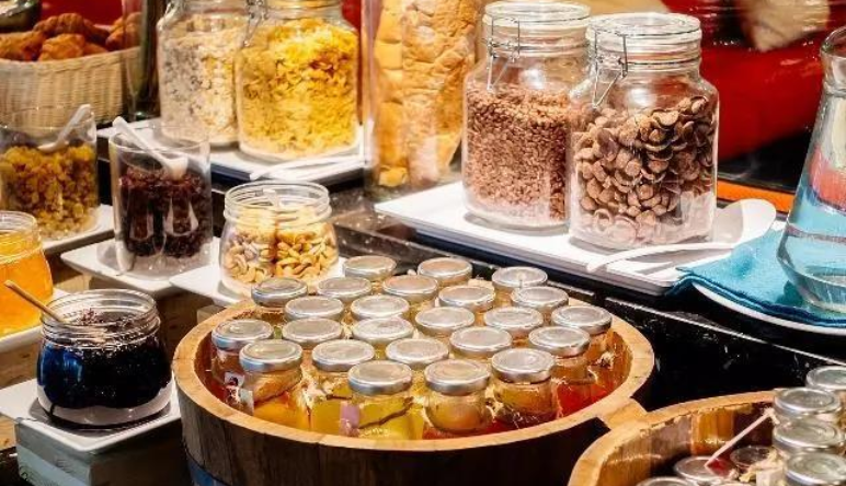 當互聯網遇上(shàng)餐飲,會(huì)迸發出什(shén)麽樣的(de)火(huǒ)花(huā)?