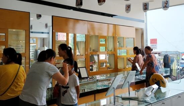 數(shù)智眼鏡門(mén)店(diàn),眼鏡店(diàn)如(rú)何提高(gāo)銷售員(yuán)工(gōng)作(zuò)效率