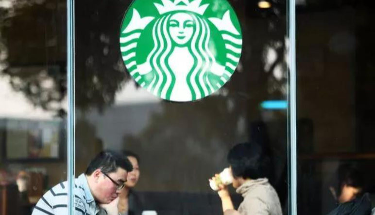 當互聯網遇上(shàng)餐飲,會(huì)迸發出什(shén)麽樣的(de)火(huǒ)花(huā)?