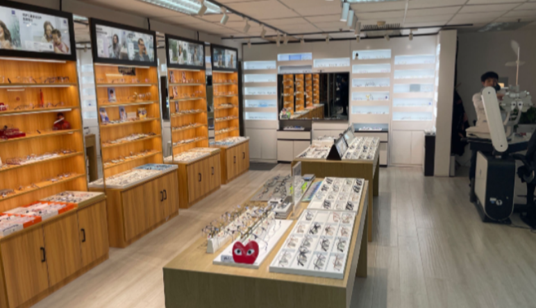 數(shù)智眼鏡門(mén)店(diàn),眼鏡店(diàn)為(wèi)什(shén)麽要(yào)裝軟件(jiàn)進行(xíng)管理(lǐ)呢(ne)?